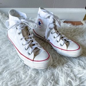 Converse Chuck Taylor All Star High Tops in White | Size W6.5